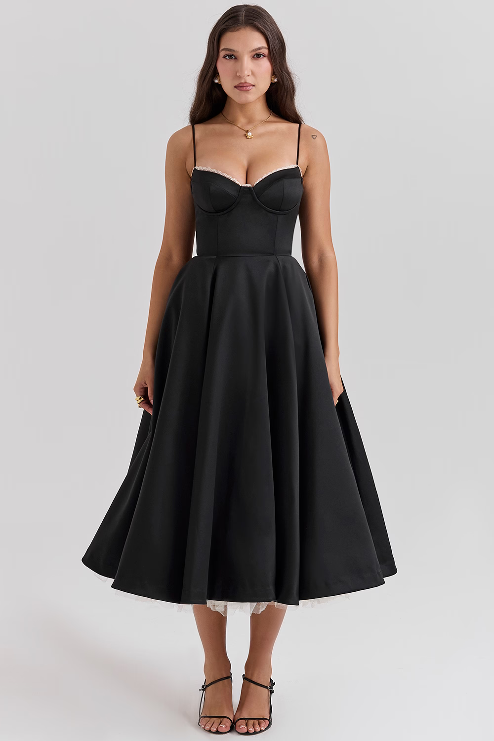 WEDDING GUEST DRESS | FLARED DESIGN & BUSTIER FIT